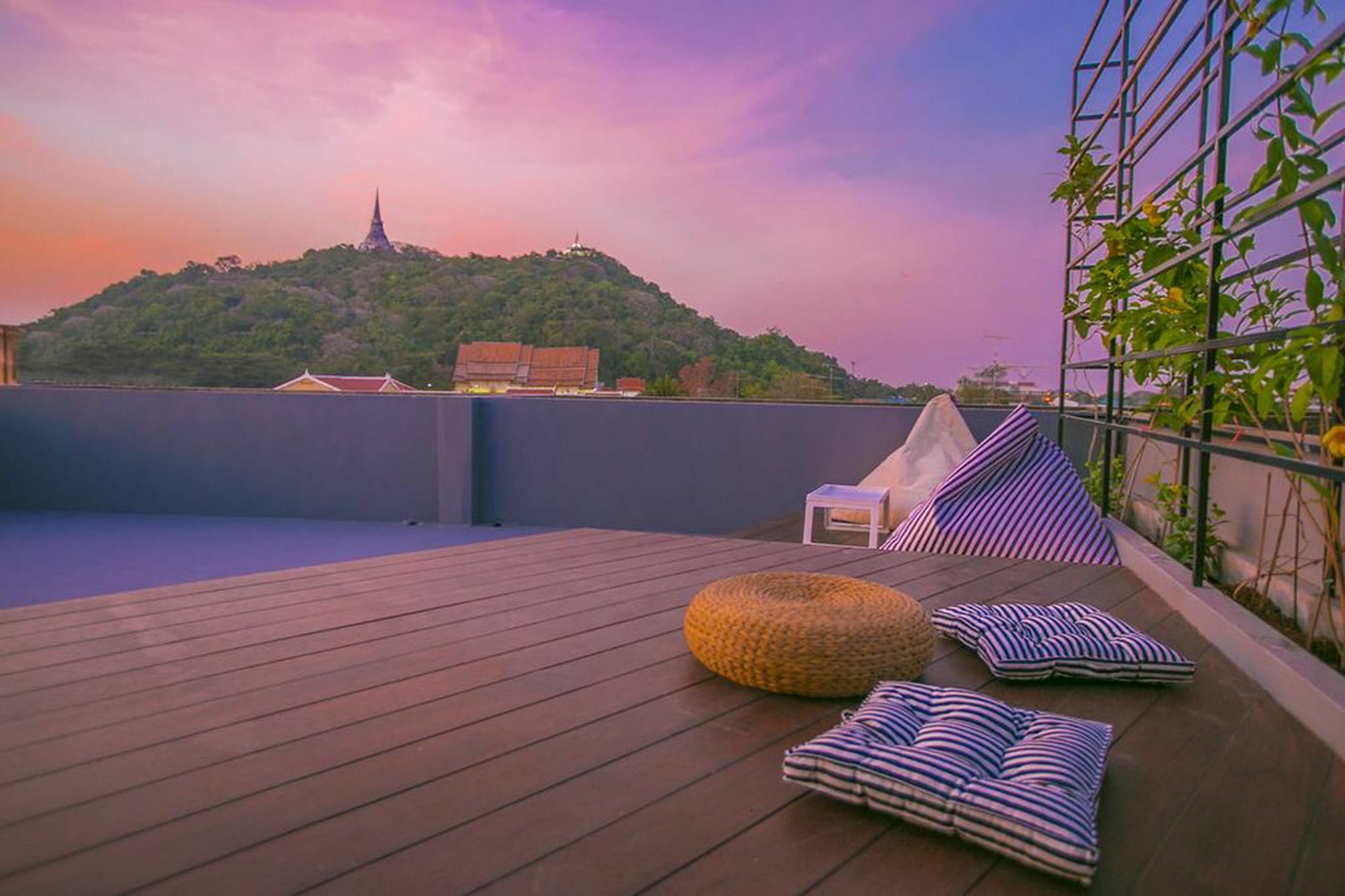 Chedi View Hostel Пхетчабурі Екстер'єр фото